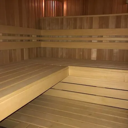 Long Beach Ii Aan Zeedijk Met Sauna * ミデルケルケ